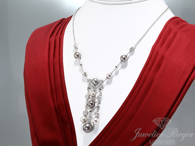 Produktbild eines Schmuckstücks. Bulgari Collier Lucea Weissgold 750 Diamanten Perlen Kette Halskette Gold