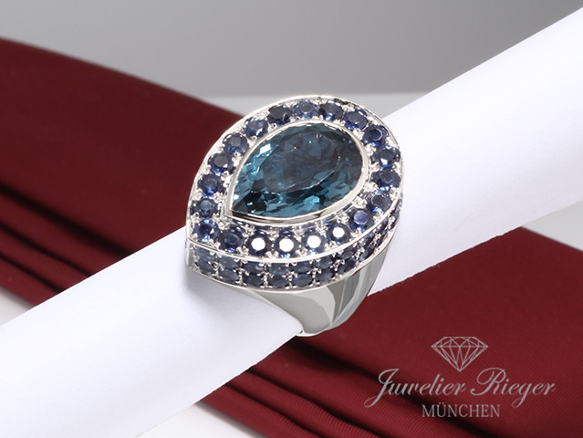 Bild 1 der Galerie: Wundervoller Ring Weissgold 750 Topas & blaue Saphire Gr. 56 Gold