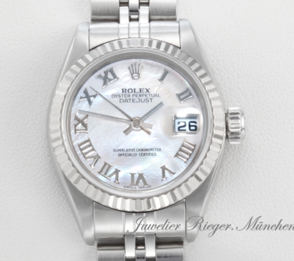 Uhransicht von vorne, hauptsächlich das Zifferblatt und die Lünette sichtbar. Rolex Lady Datejust Edelstahl Weissgold 750 2005 Perlmutt Automatik Stahl Gold