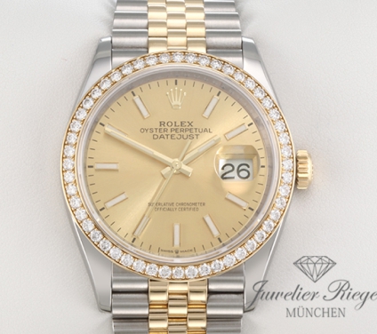 Uhransicht von vorne, hauptsächlich das Zifferblatt und die Lünette sichtbar. Rolex Datejust 36 126283 RBR 2019 Stahl Gelbgold 750 Diamanten Automatik Gold