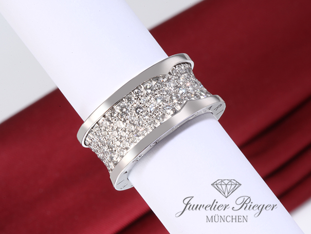 Bild 4 der Galerie: Bvlgari Ring B-Zero 1 Breites Modell Weissgold 750 Diamanten ca. 2,35 ct. Gr 54