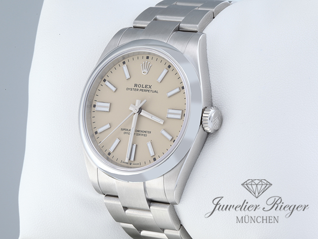 Bild 2 der Galerie: Ungetragen Rolex Oyster Perpetual 41 beige 134300 2026 Edelstahl Automatik stainless steel Oyster-Band Chronometer