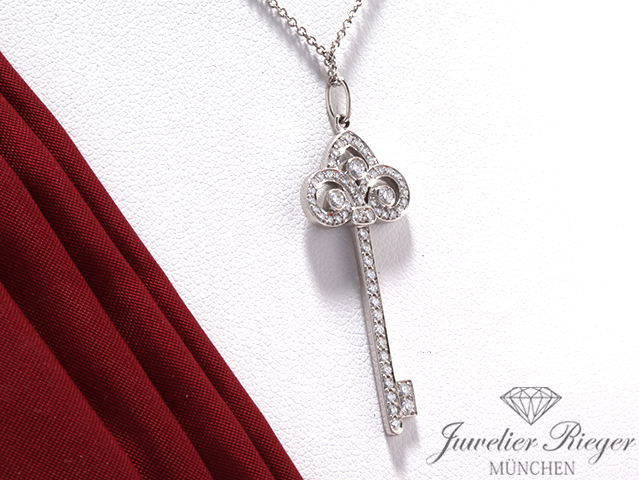 Bild 3 der Galerie: Tiffany & Co. Keys Fleur de Lis Platin 950 Diamanten Tiffany-Weissgold-Kette