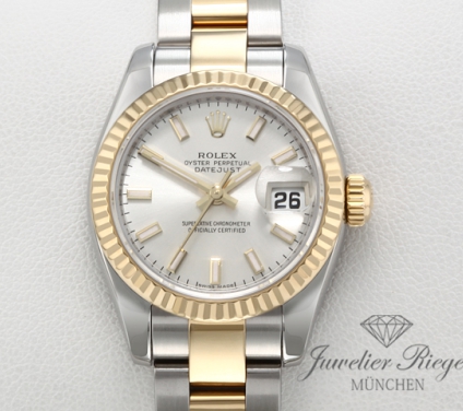 Uhransicht von vorne, hauptsächlich das Zifferblatt und die Lünette sichtbar. Rolex Lady Datejust 179173 2010 Stahl Gelbgold 750 Automatik Gold Damenuhr