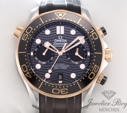 Uhransicht von vorne, hauptsächlich das Zifferblatt und die Lünette sichtbar. Omega Seamaster Diver 300 M 210.22.44.51.01.001 Chronograph 2024 Automatik