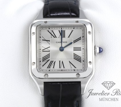 Uhransicht von vorne, hauptsächlich das Zifferblatt und die Lünette sichtbar. Cartier Santos Dumont kleines Modell Edelstahl 2020 WSSA0023 Stahl