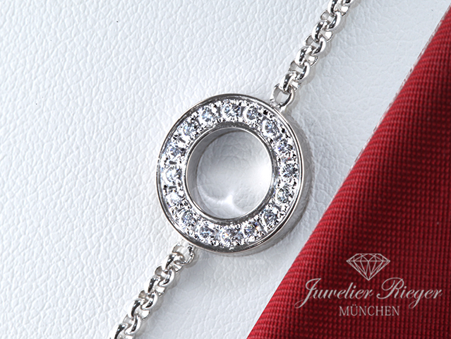 Bild 6 der Galerie: Piaget Collier Possession Weissgold 750 Diamanten Brillanten Halskette Gold