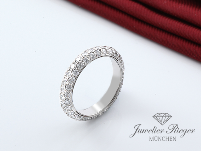 Bild 3 der Galerie: Tiffany & Co. Ring Etoile three-row Platin 950 Gr. 52,5 Diamanten 1,62 ct. 2022