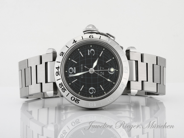 Bild 4 der Galerie: Cartier Pasha C GMT 35 mm W31049M7 Edelstahl Automatik Damen Stahl