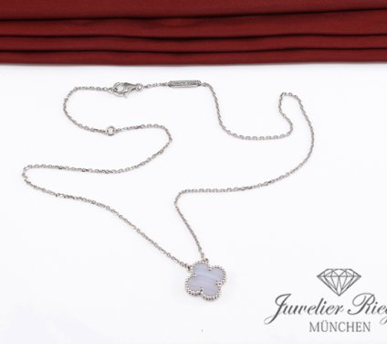 . Van Cleef & Arpels Collier Vintage Alhambra Weissgold 750 Chalcedon 2013 Gold