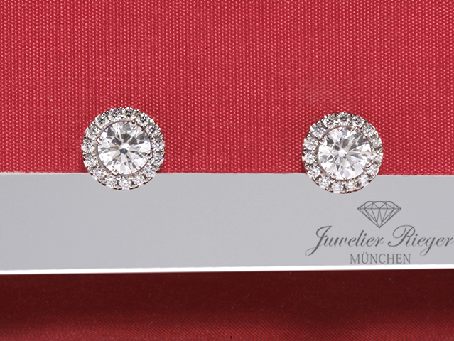 Produktbild eines Schmuckstücks. Diamant Solitär Ohrstecker Weissgold 750 2 Diamanten à ca. 1,02 ct Gold Ohrringe